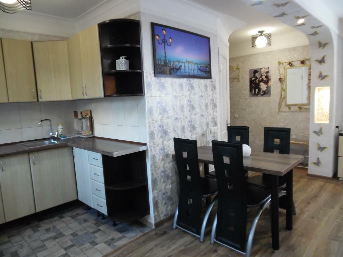 Студия В Центре Скала Khmel'nyts'kyy Exterior foto