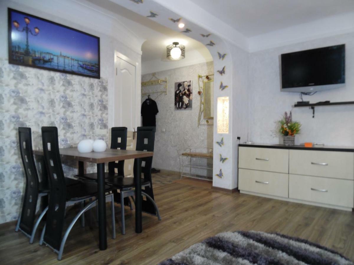 Студия В Центре Скала Khmel'nyts'kyy Exterior foto